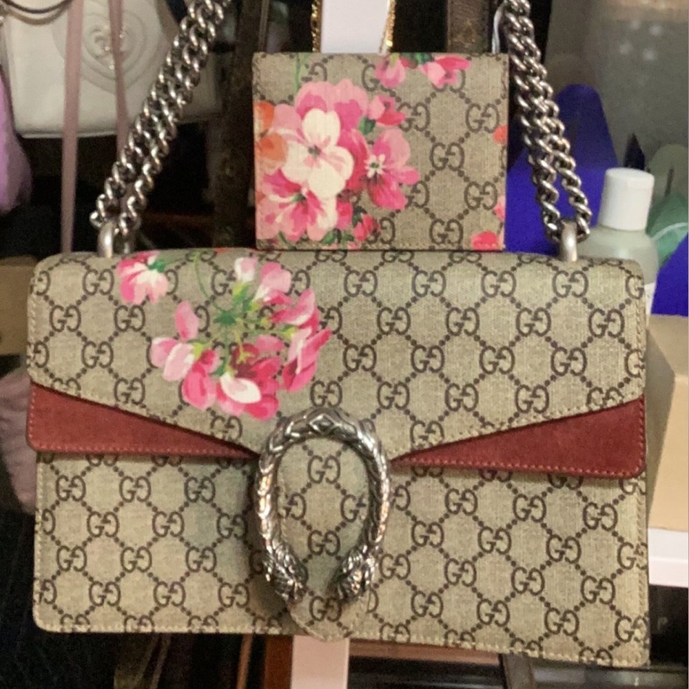 Gucci Blooms, bundle wallet and bag 💼, you get both!